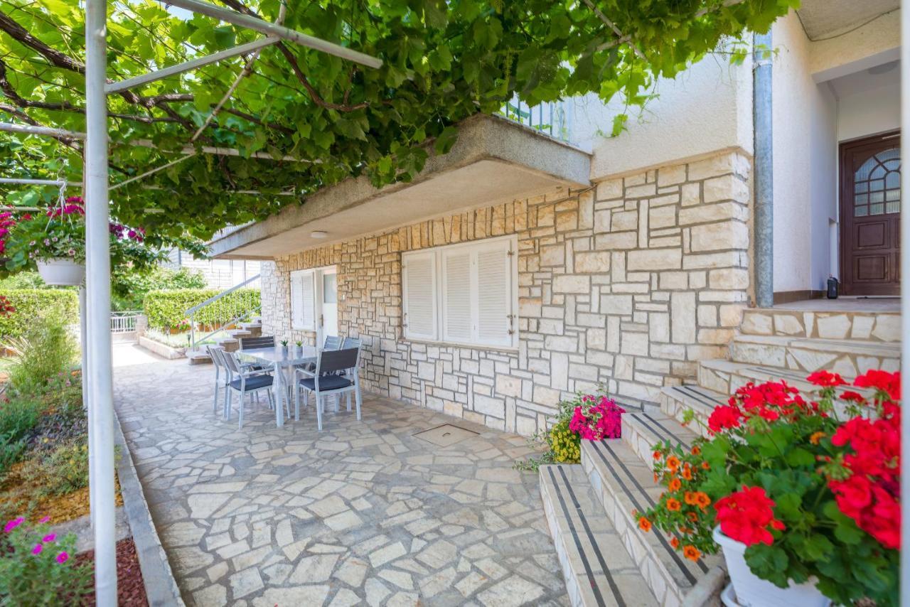 Apartment Tesic Close To The Sea With Shared 4Xbicycles Фажана Экстерьер фото